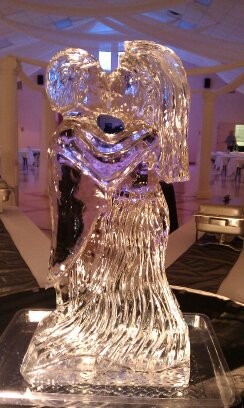 Bride and Groom Ice Sculpture